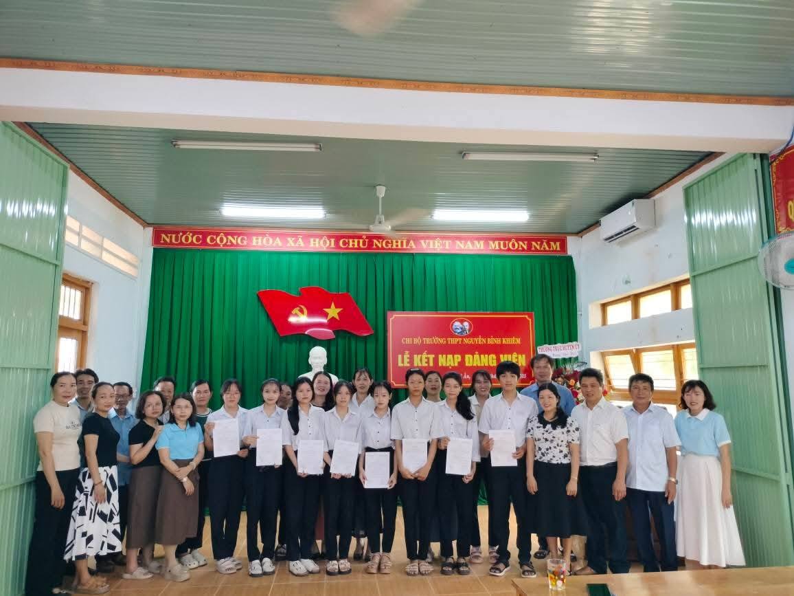 508846536 3478551905608339 3954196629367893494 n Trung Học Phổ Thông Nguyễn Bỉnh Khiêm