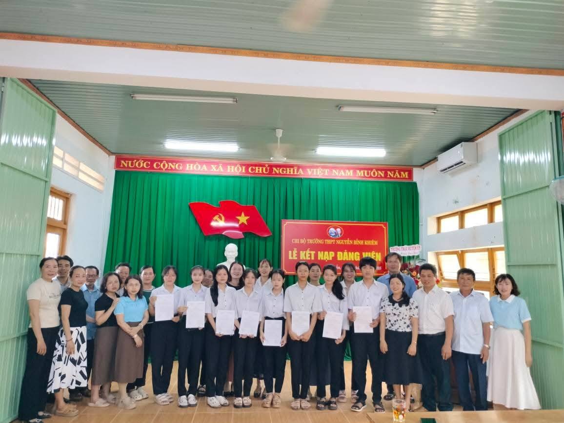 509008498 3478551848941678 4992079106951306073 n Trung Học Phổ Thông Nguyễn Bỉnh Khiêm