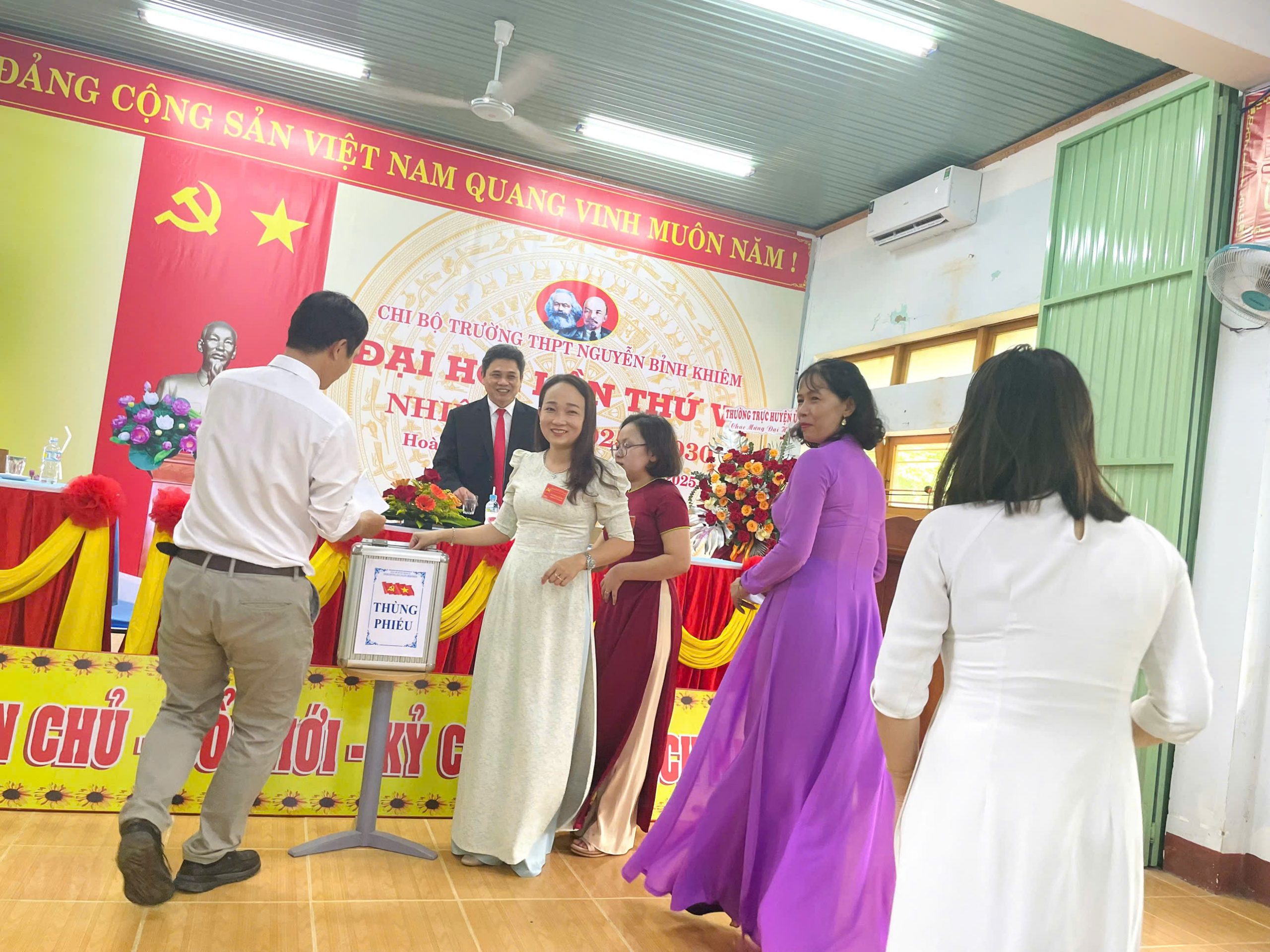 z6710826789149 9146a1e1cc998833696a8d192f08e66d scaled Trung Học Phổ Thông Nguyễn Bỉnh Khiêm