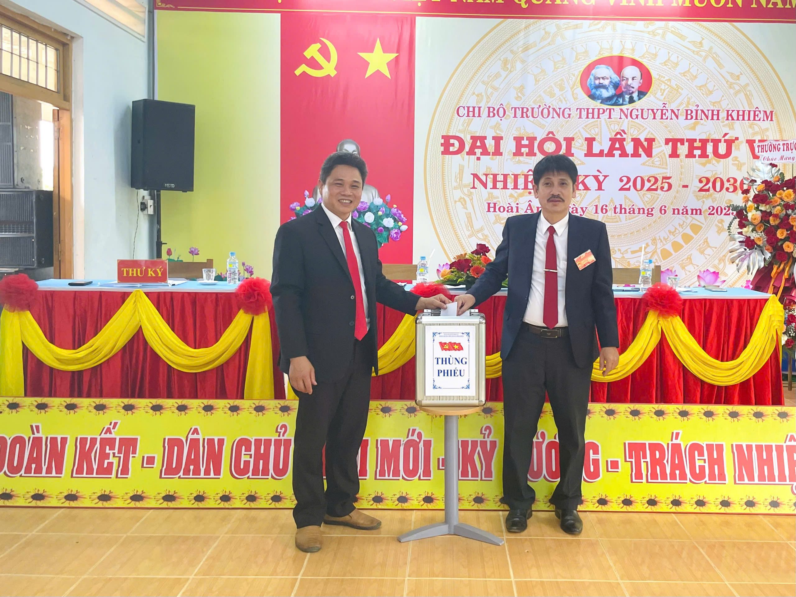 z6710944731034 78e8164fbe7ff5e8583b1f7a37004d6c scaled Trung Học Phổ Thông Nguyễn Bỉnh Khiêm
